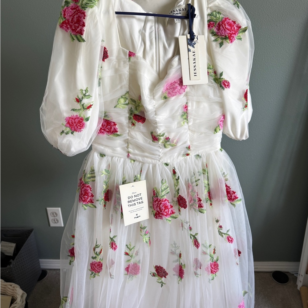 NWT Jessakae Charlotte White tulle maxi dress with red and pink roses - Picture 4 of 8